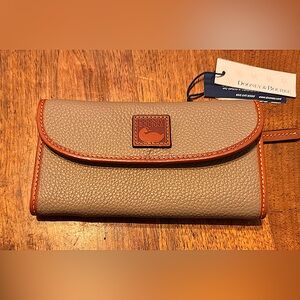 NWT Dooney and Bourke Pebbled Leather Wallet
